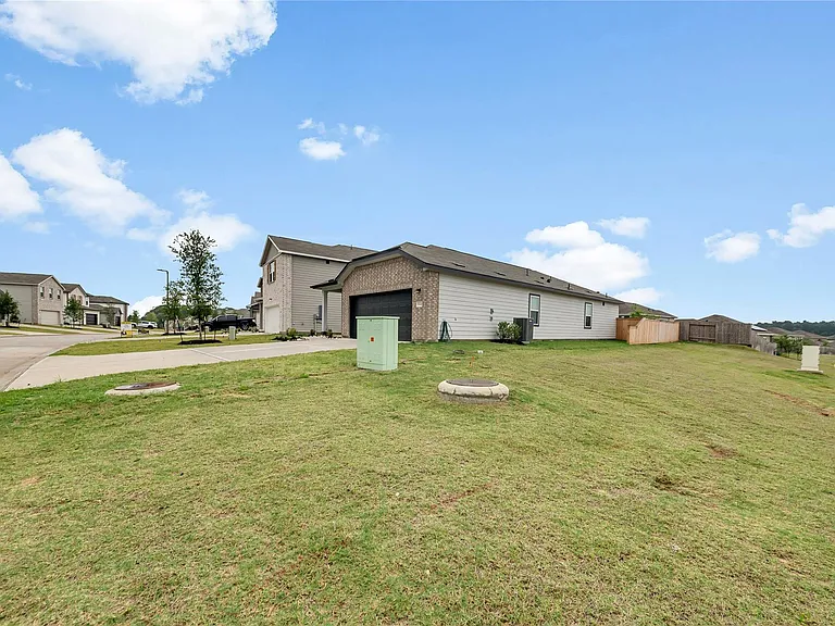 15049 Ronan Dr — Photo 17