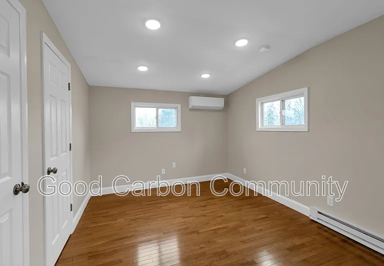 84 Crane St #6 — Photo 7
