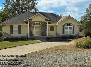 18368 Selwyn Dr, Warsaw, MO 65355