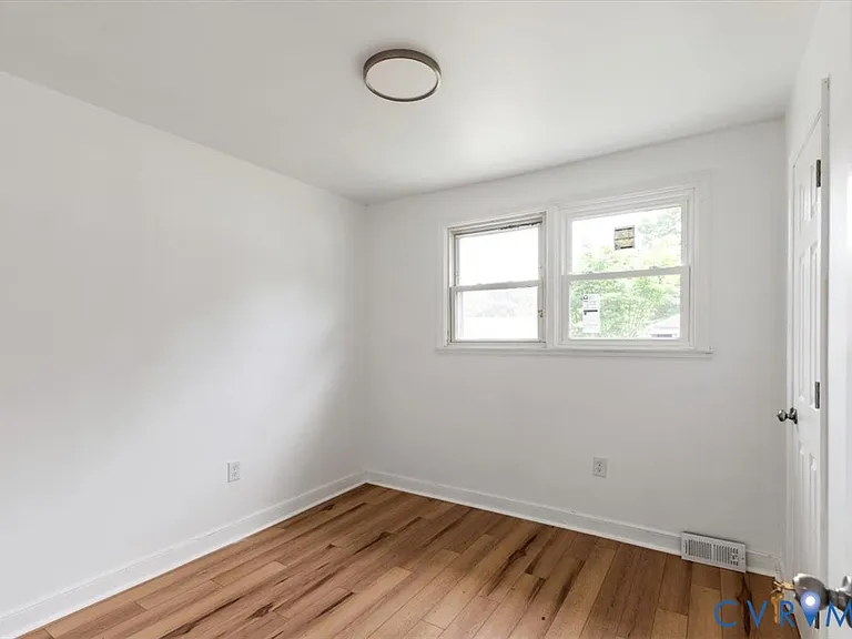 1806 Sussex St — Photo 28