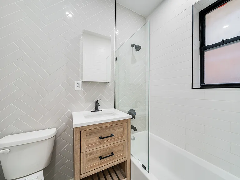 312 Manhattan Ave #5C — Photo 6