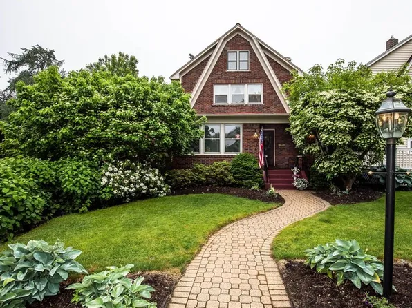 340 Shenley Dr, Erie, PA 16505