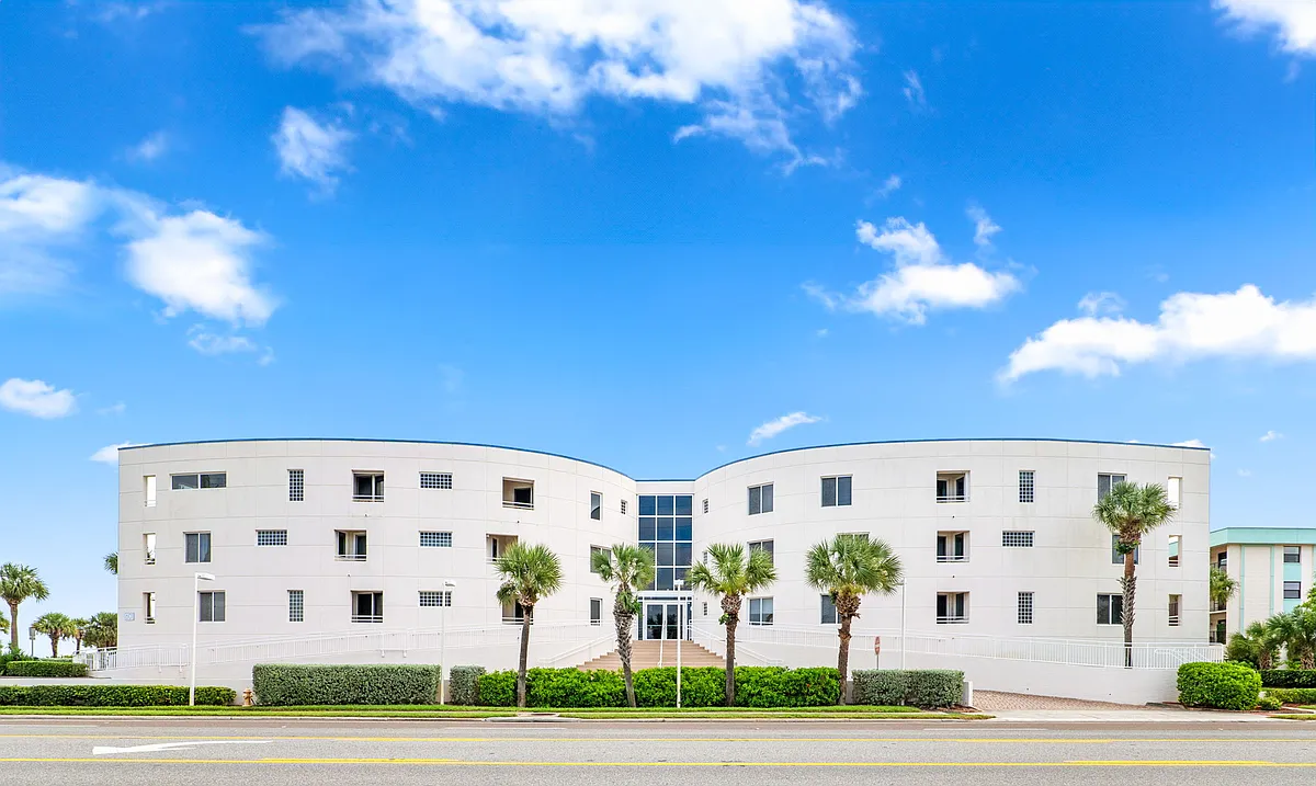 Building Photo - 601 N Miramar Ave #107