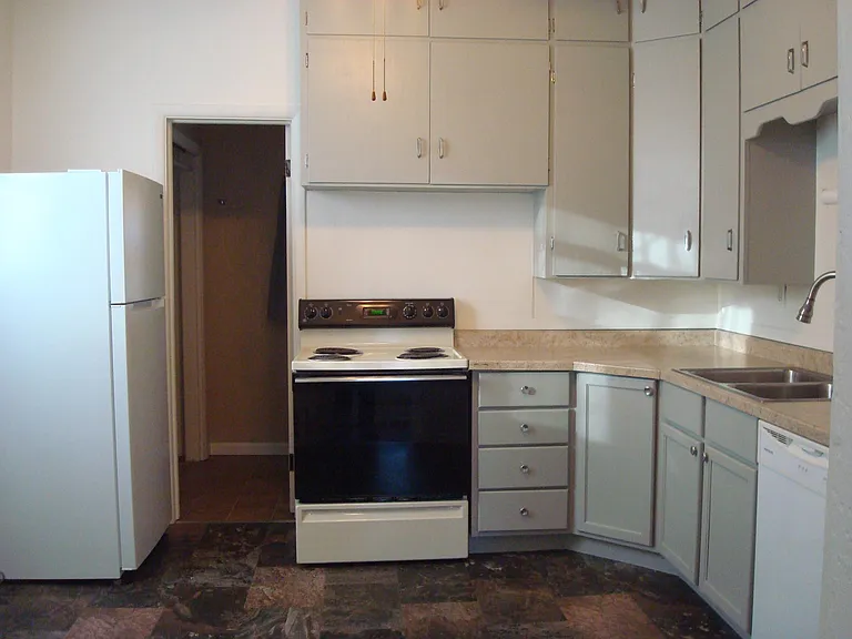 1323 NW Jackson St #1 — Photo 6