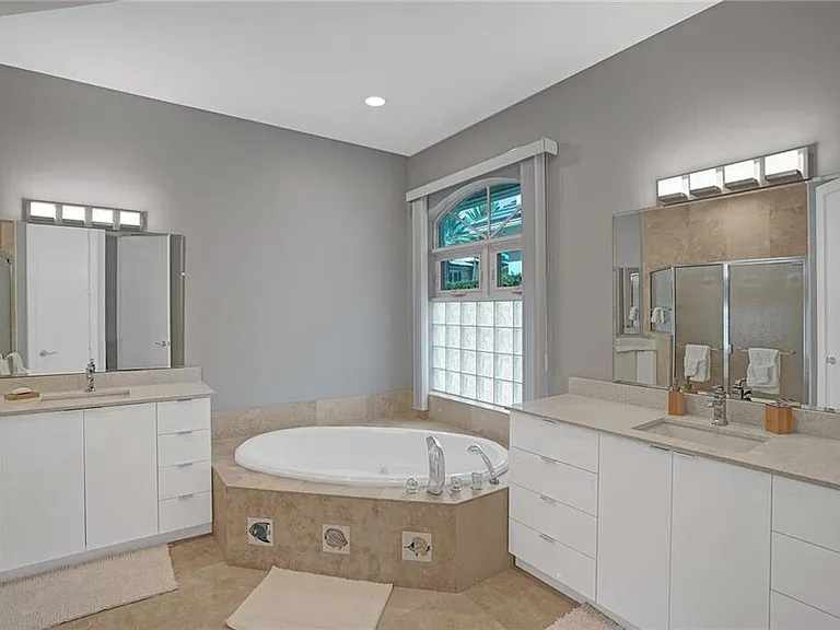 1033 Brooks Ln — Photo 13