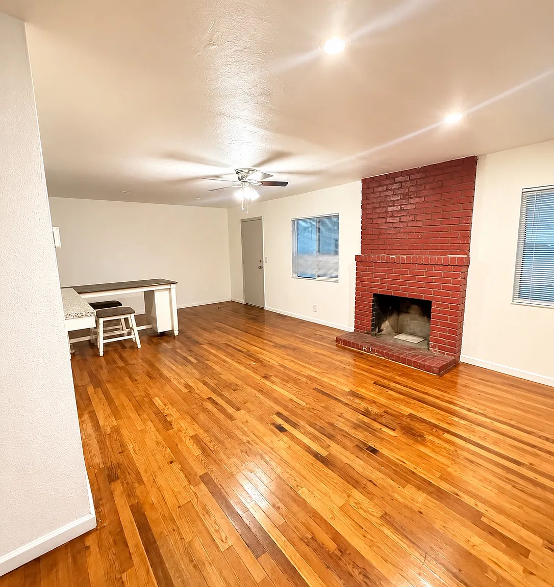 2 bed, 1048 sqft, $1,650 — Photo 3