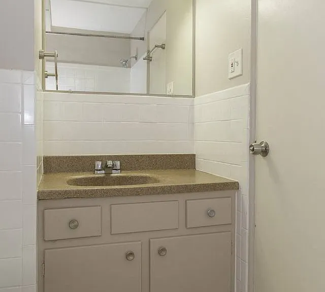 2340 S University Blvd — Photo 29
