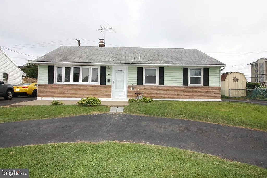 2944 Crafton Dr photo 1