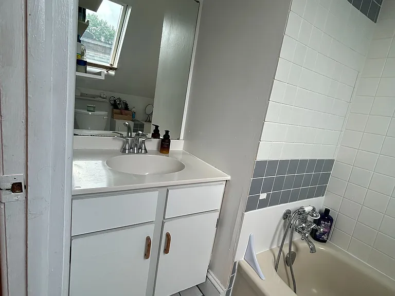 427 Sunnyside Ave #B — Photo 18