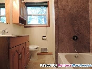 3rd image of 12133 Fergus St NE