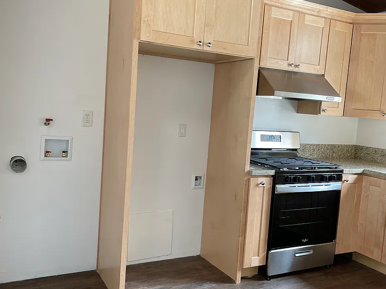 2215 Mathews Ave #4 — Photo 6