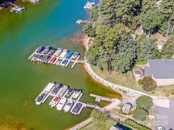 4th image of 115 Paseo Dr