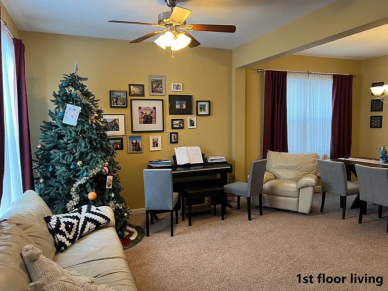 10210 Hamlet Ct — Photo 4