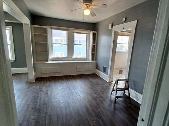 3rd image of 1218 N Lockwood Ave
