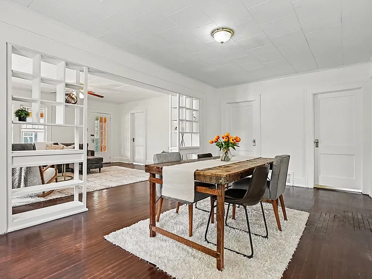 919 E Market St — Photo 7