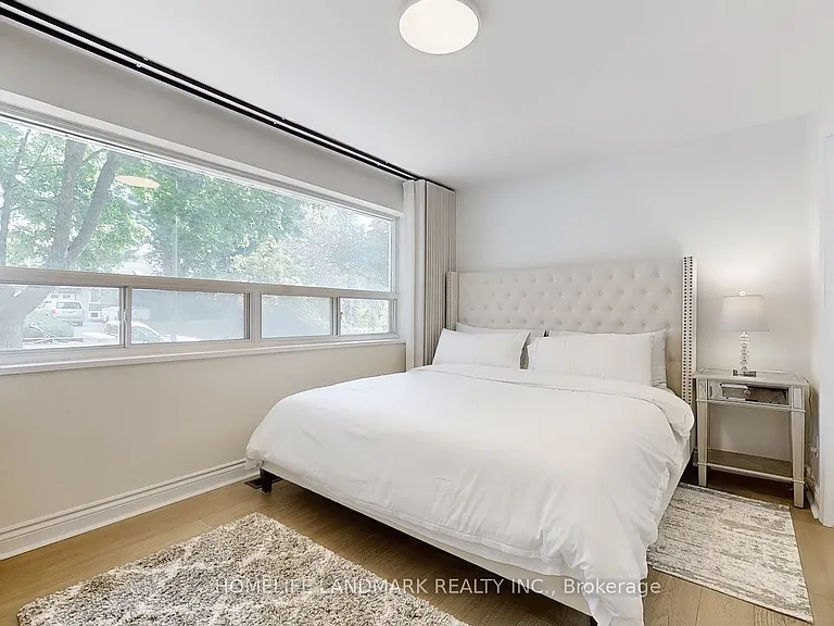 30 Paperbirch Dr — Photo 10