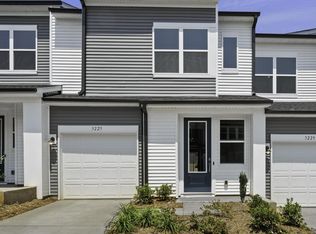 3225 Hutton Gardens Ln, Charlotte, NC 28269