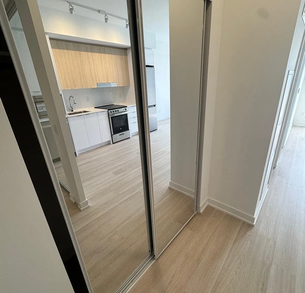 2 bed, $2,400 — Photo 3
