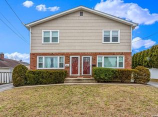 11 Marwood Rd S, Pt Washington, NY 11050