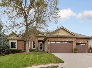 19516 Cedar Cir, Omaha, NE 68130