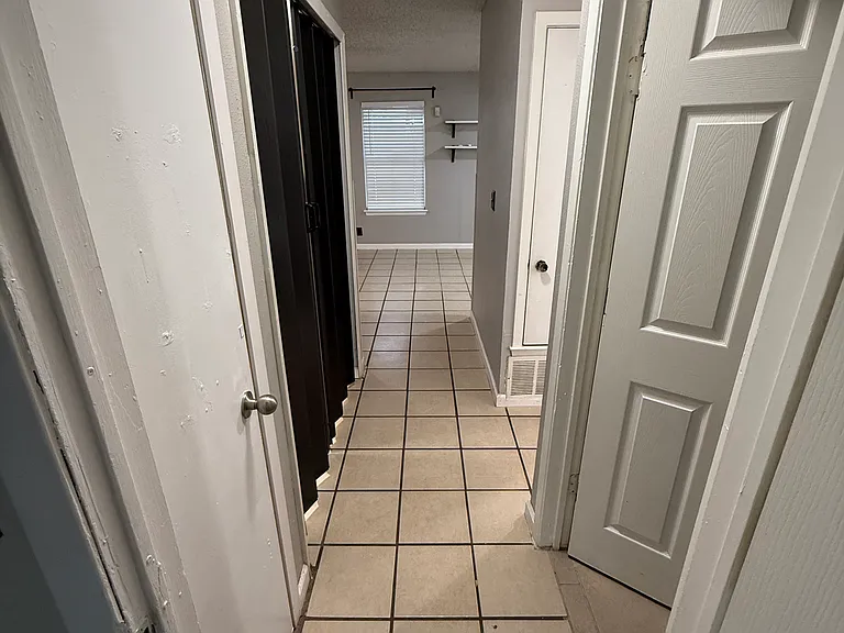 6909 Oldham — Photo 7