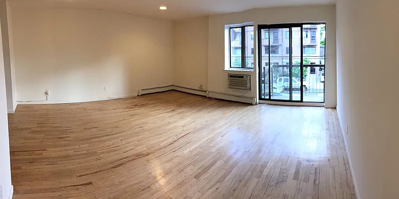 Rented by Bahar Management | media 23