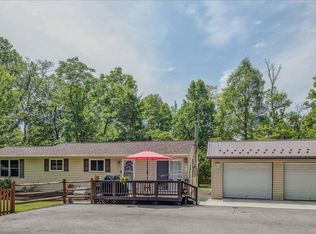 1208 The Woods Rd, Hedgesville, WV 25427