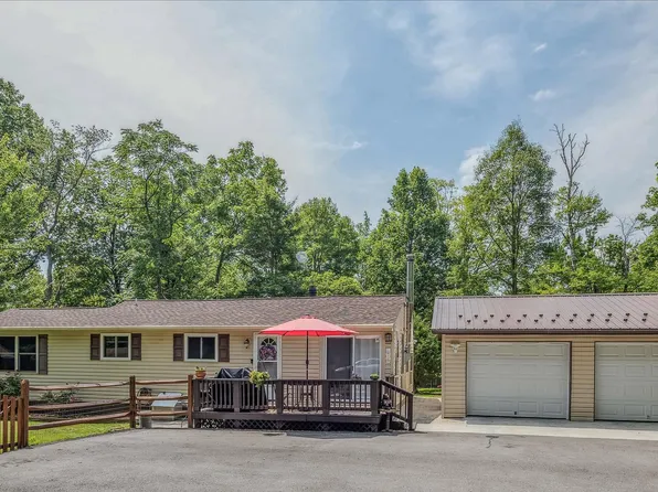 1208 The Woods Rd, Hedgesville, WV 25427