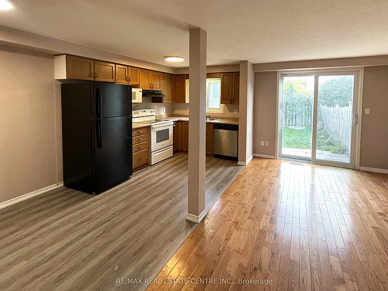 300 Activa Ave — Photo 3