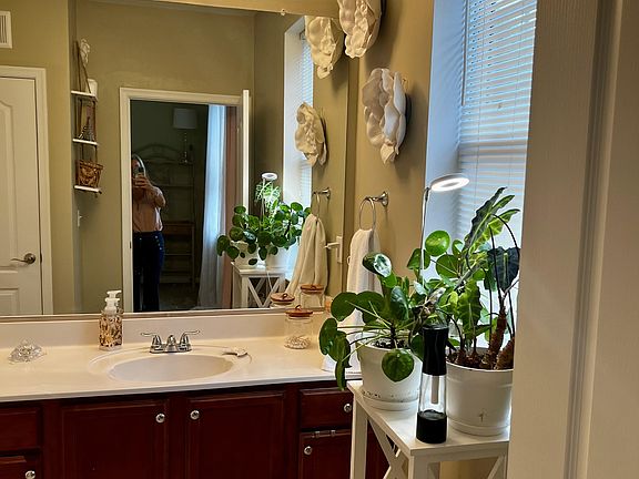 3rd image of 5212 Nuthall Dr Unit 206-1
