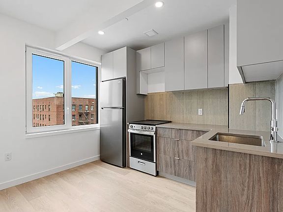 5th image of 172-02 Hillside Ave #7D