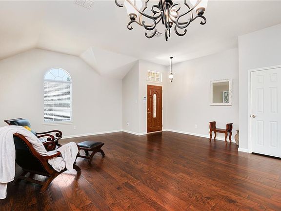 5th image of 2715 Appaloosa Ln