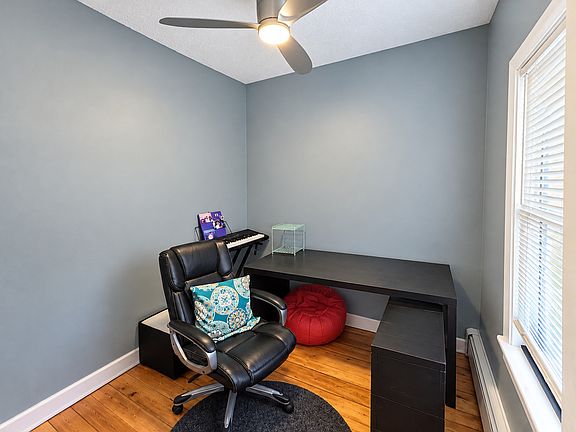 5th image of 131 Webster Ave #3