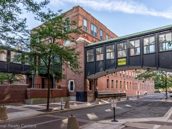 200 River Place Dr APT 23, Detroit, MI 48207