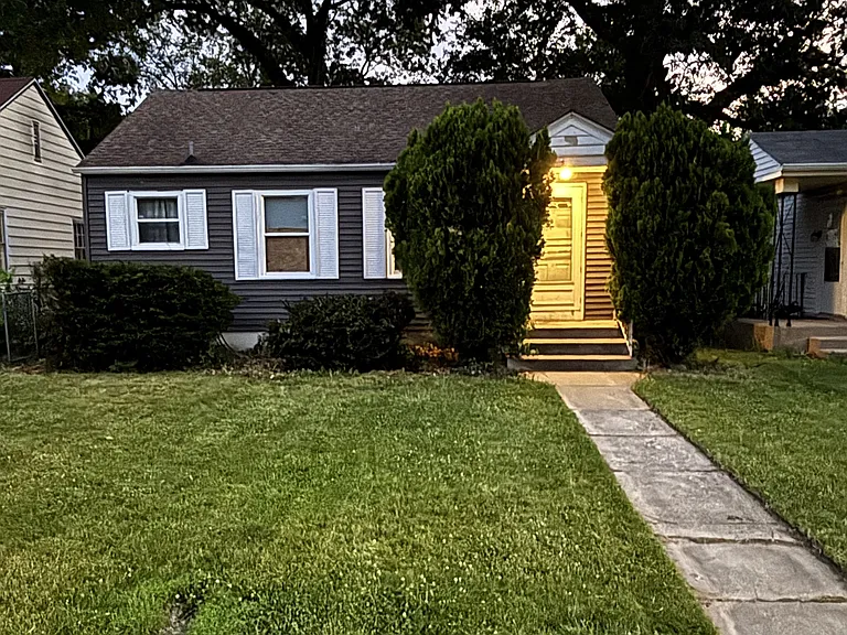 1419 Huey St — Photo 1