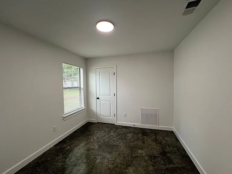 932 Eyers Rd — Photo 8