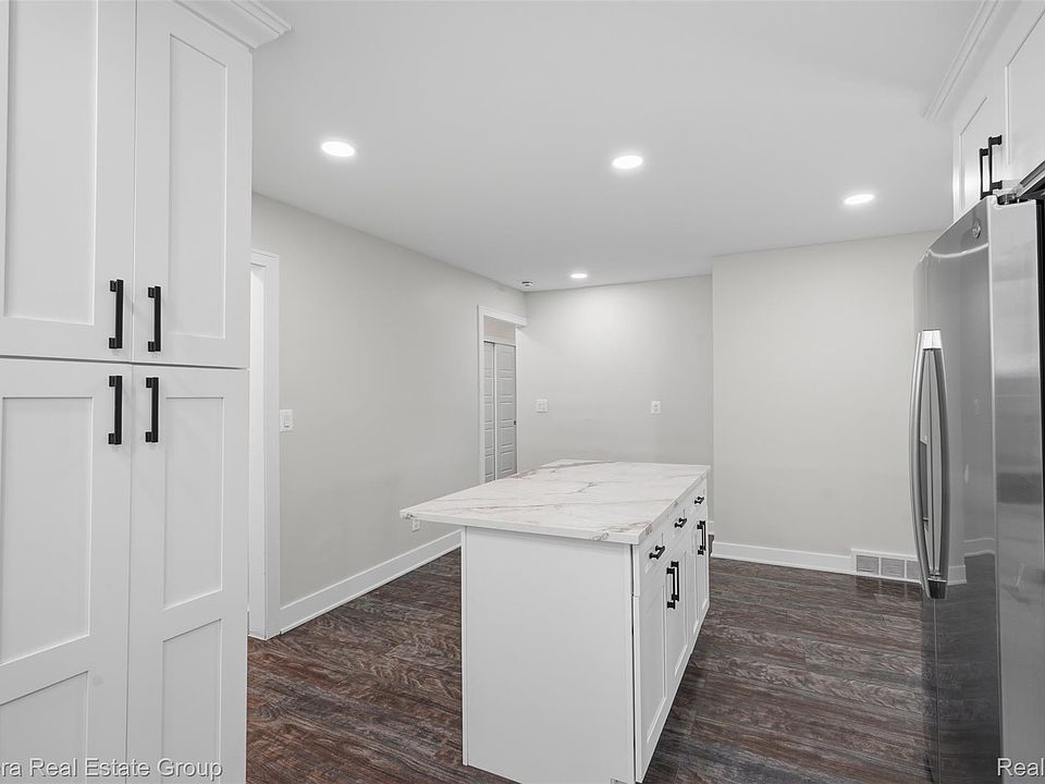 20291 Lacrosse Ave, photo 11