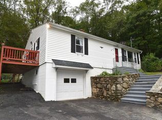 8 Belanger Ave, Sturbridge, MA 01566