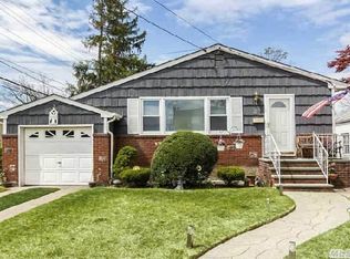 3 Catalpa Ave, Lynbrook, NY 11563