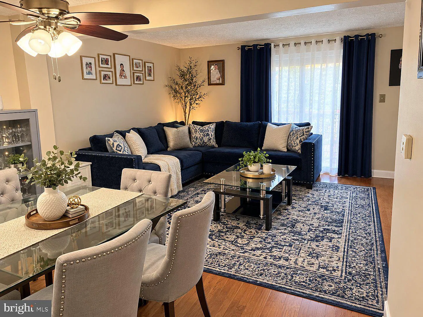 2 bed, 3.0 bath, 1456 sqft, $2,599 — Photo 3