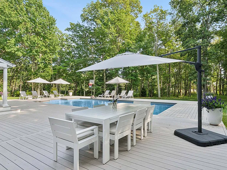 39 Fresh Pond Rd — Photo 18