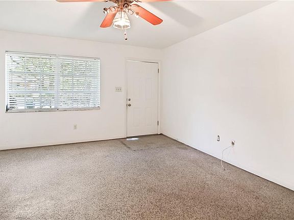 5th image of 927 Cedarwood Ave