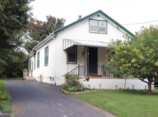 1063 Riverside Dr, Pottstown, PA 19465