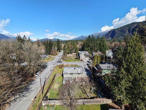 3rd image of 1336 Judd Rd