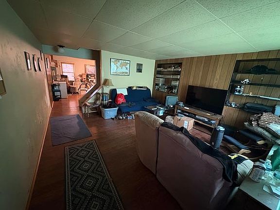 2nd image of 440 Cedarville St