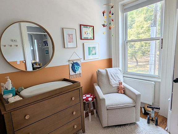 5th image of 275 8th St APT 2