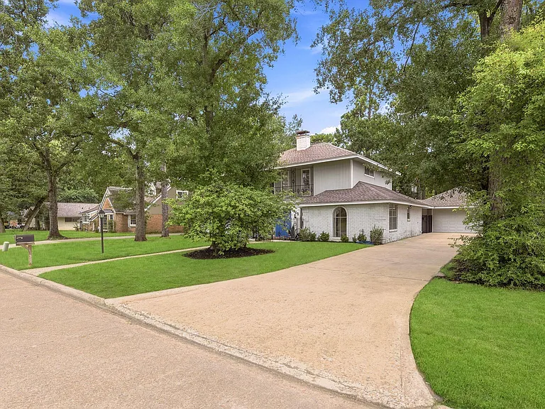 7902 Lichen Ln — Photo 3