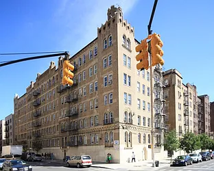 960 Grand Concourse in Concourse