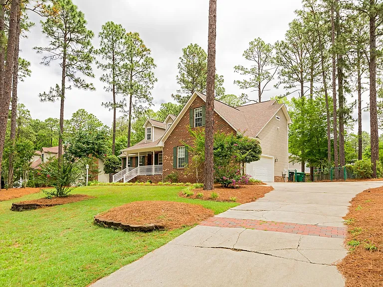 10 Hampshire Ln — Photo 7