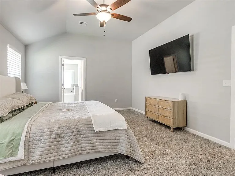 1004 Acacia Creek Dr — Photo 6
